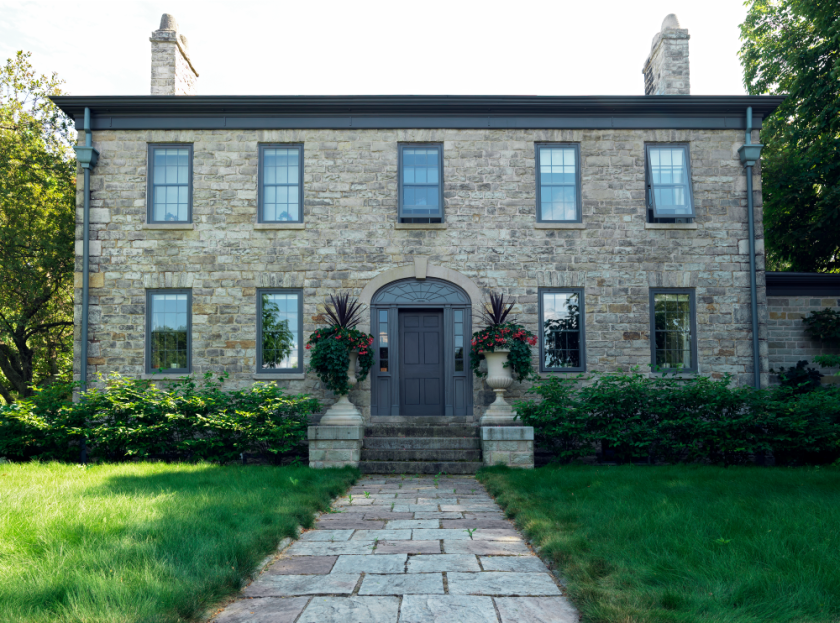 5 Heritage Homes This Assistant Curator Finds the “Sexiest” in NOTL 